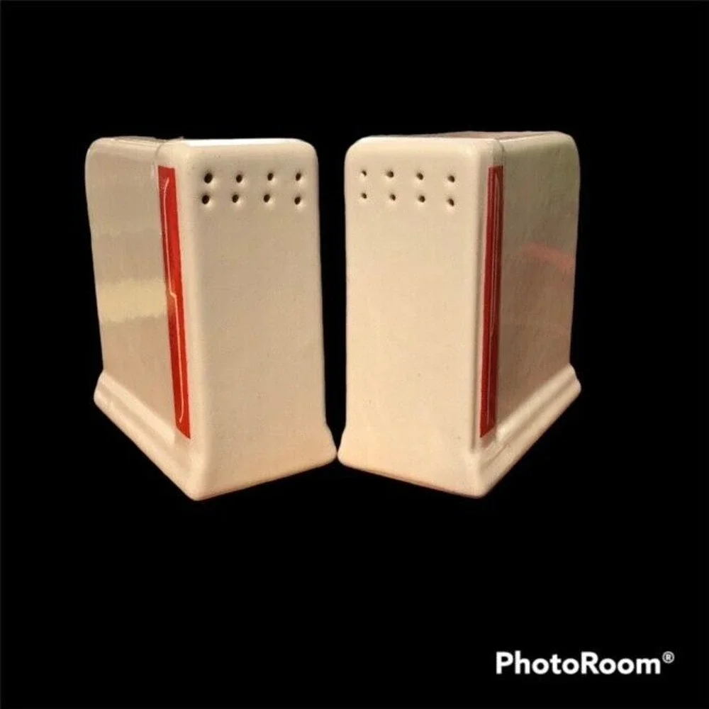 O'Keefe And Merritt Art Deco Stove Top Salt And Pepper Shakers 1950s Vintage...